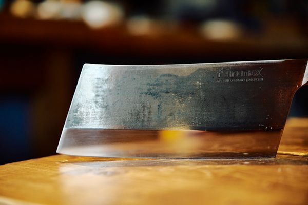 上級キャンパーが忖度なしの徹底レビュー！新作のアウトドア包丁の実力は？