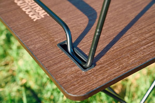 「画期的すぎる」使い方が無限大！積み重ねもできる優秀なテーブルとは？