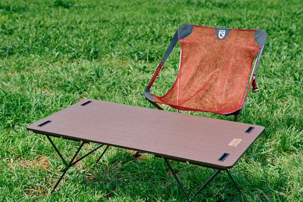 「画期的すぎる」使い方が無限大！積み重ねもできる優秀なテーブルとは？