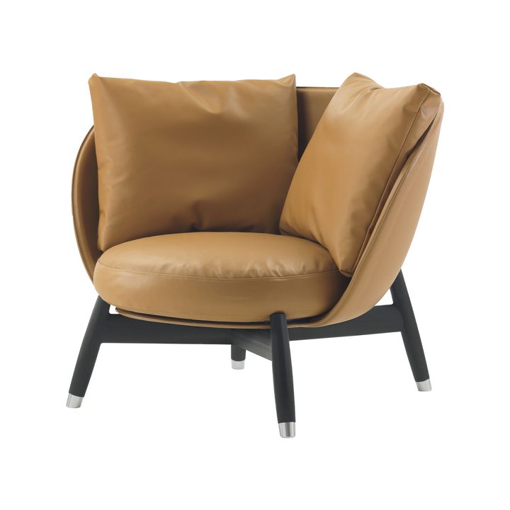 「ERI armchair」 ￥1,859,000／FLEXFORM（フレックスフォルムトーキョー）