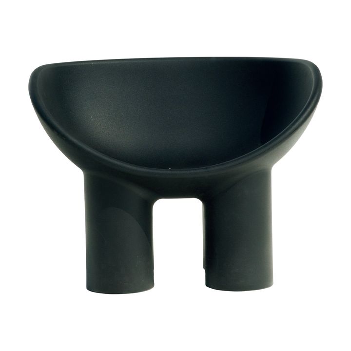 「ROLY POLY ARM CHAIR」（CHARCOAL） ￥178,200／DRIADE（ザ・コンランショップ）