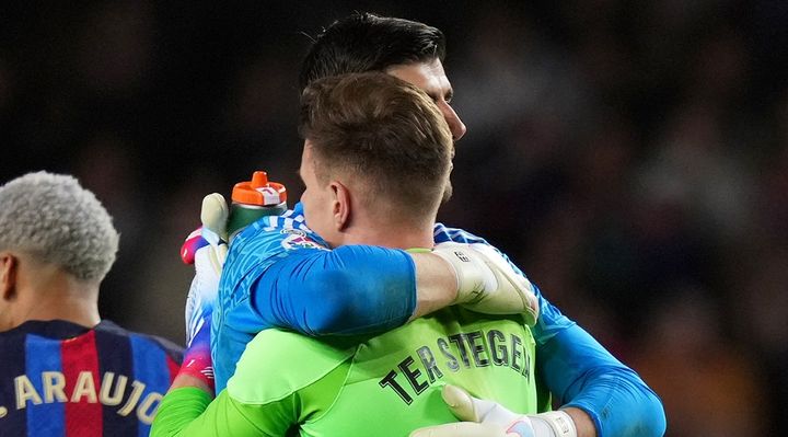 バルサGKテアシュテーゲン、重傷で今季絶望か…宿敵レアルGKクルトワは「本当に心が痛い」