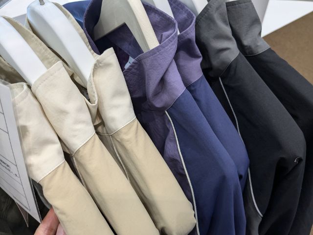 3色のパイピングスタンドブルゾン