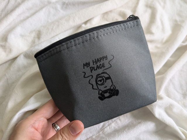 ミニオン小さめのポーチ