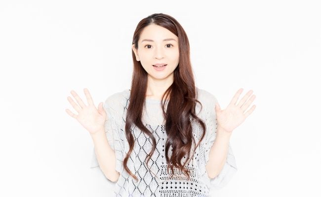 驚いている女性