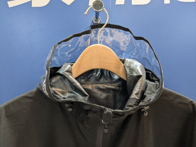 高撥水レインポンチョのフード