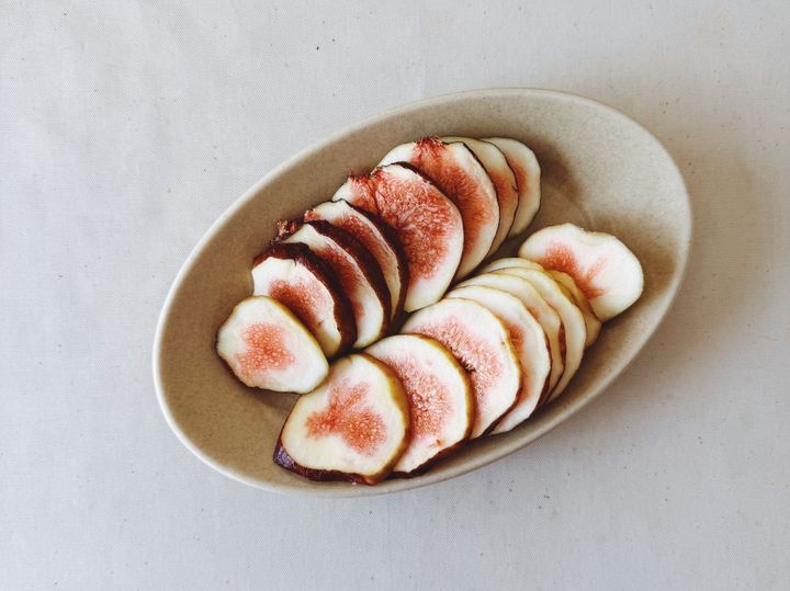 秋の味覚を楽しむ、簡単おしゃれな無花果タルティーヌの作り方【パン好きなsumire.のバゲットサンドのレシピ vol.26 〜レシピで旅するヨーロッパ〜】