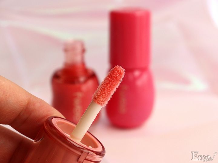 マジでこれ最強！fwee(フィー)の新作3Dリップグロス＆4Dプランパーの虜になってるコに激しく賛同!!