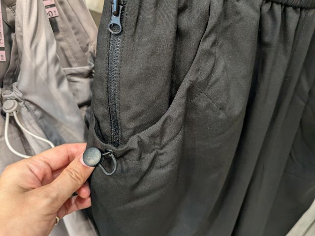 EXEウォームパンツのポケット部分