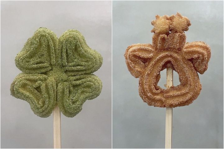  （左から）「型チュロス・お花」、「型チュロス・きりん」各500円：それぞれ文字のせ3文字程度、文字の横づけ4～5文字程度まで可能