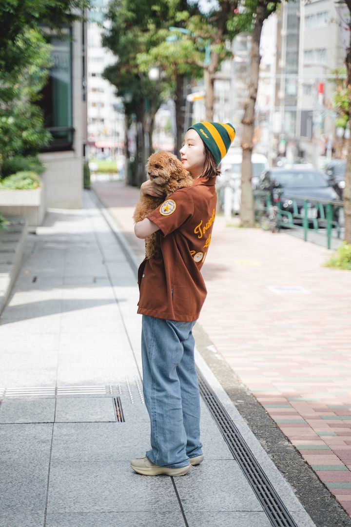 【愛用デニムSNAP】とにかく形がきれい！どんなトップスもおしゃれに決まる《AURALEE》の薄色デニム