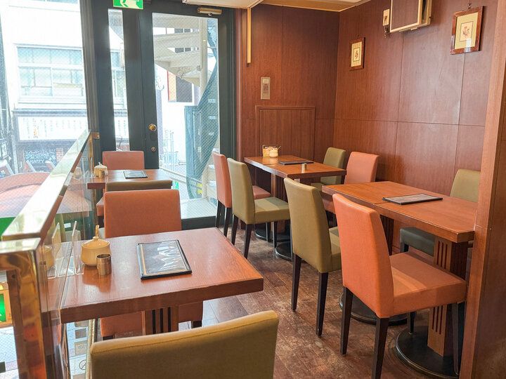 コーヒー香るモカソフトにほっこり♪歴史あるこだわりの珈琲と一緒に「ミカド珈琲店 日本橋本店」