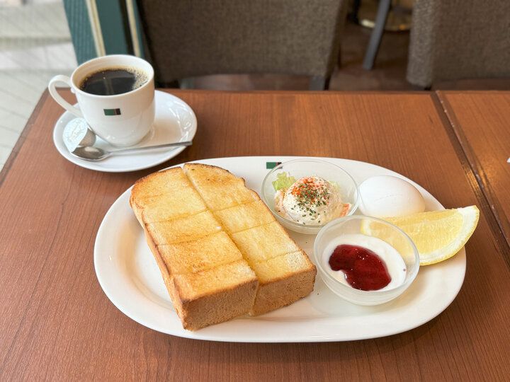 コーヒー香るモカソフトにほっこり♪歴史あるこだわりの珈琲と一緒に「ミカド珈琲店 日本橋本店」