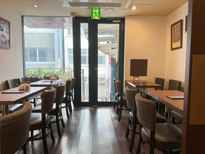 コーヒー香るモカソフトにほっこり♪歴史あるこだわりの珈琲と一緒に「ミカド珈琲店 日本橋本店」