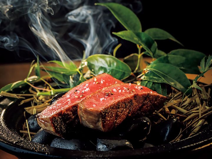 銀座『ESPRIT C. KEI GINZA』の「鳥山牧場 紡ぎ和牛 炭火焼き（フィレ）」