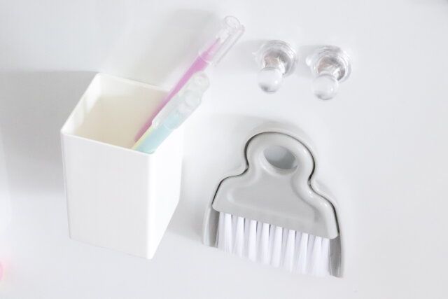 セリア ミニホウキ＆ちりとりセット（マグネット付） マグネット 使用例