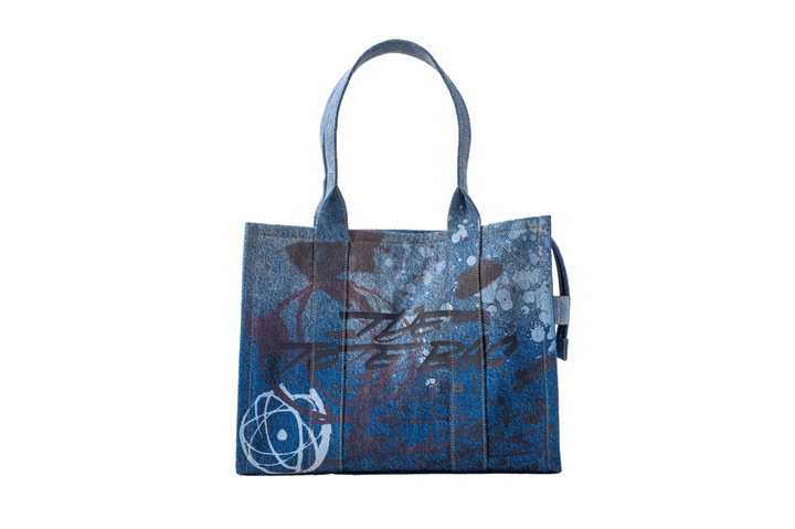 〈マーク ジェイコブス〉のトートバッグ