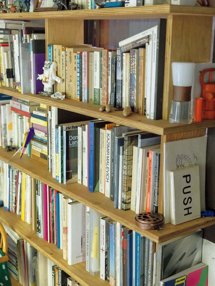 〈graf〉代表・服部滋樹の本棚