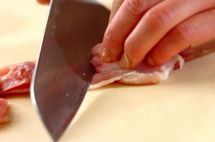 甘辛でごはんがすすむ！鶏もも肉のさっぱり照り焼き by 崎野 晴子さんの下準備1