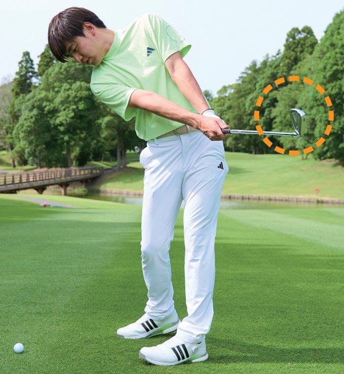 アイアンで“低くて強い球”を打つには？「フォローを低く出す」のがポイント