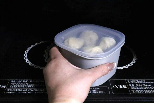 ダイソー 電子レンジ蒸し器、3点セット（スクエア型、13cm×13cm×7.8cm）