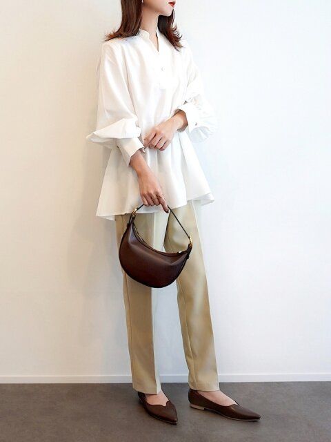 白ブラウスのコーデ2