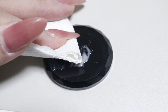ダイソー ガラスジェルネイルパレット ブラック 使用例 拭き取り