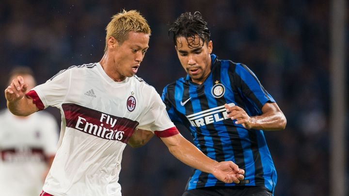 日本代表に惨敗した中国、新たな帰化選手を補強へ！オスカルは給料問題で去るも、元インテル選手が帰化