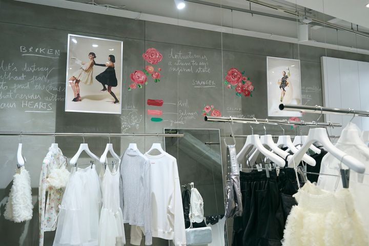 SNSで話題のブランド《POPPY》から初のブラックコレクションが登場！