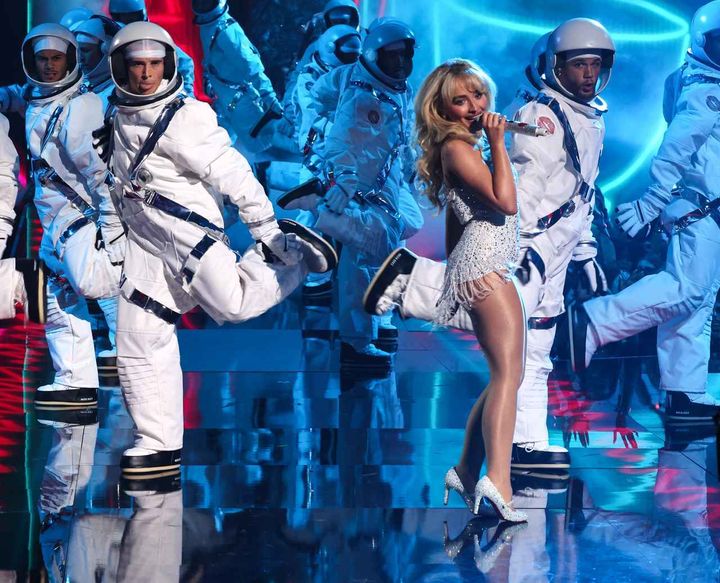 画像2: サブリナ・カーペンターの『Short N’ Sweet』ツアーがスタート