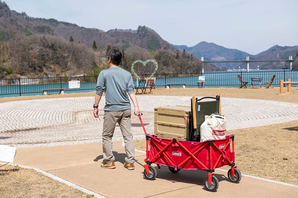 上級キャンパーの1日の過ごし方を取材！ファン急増中の湖畔キャンプ場が最高すぎた【人気記事】