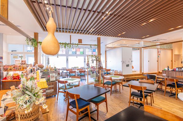 上級キャンパーの1日の過ごし方を取材！ファン急増中の湖畔キャンプ場が最高すぎた【人気記事】