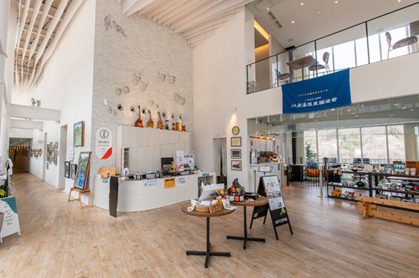 上級キャンパーの1日の過ごし方を取材！ファン急増中の湖畔キャンプ場が最高すぎた【人気記事】