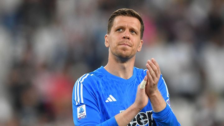 バルセロナ、なんと「引退したシュチェスニに現役復帰を要請中」テアシュテーゲン重傷を受けて