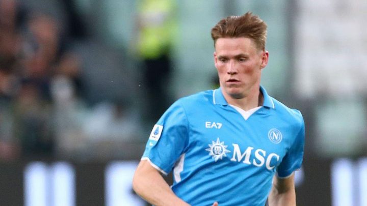 イギリスからイタリアに移籍したマクトミネイ、ナポリが「あいつには好きに飯を食わすな」と監視中か