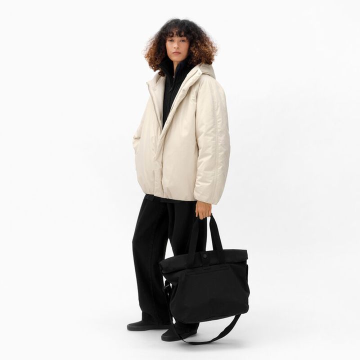 Uniqlo Uのロールバッグの着こなし