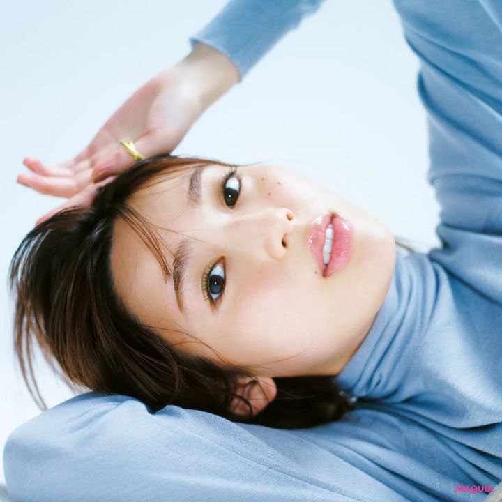 白石聖 秋 リップ ピンク