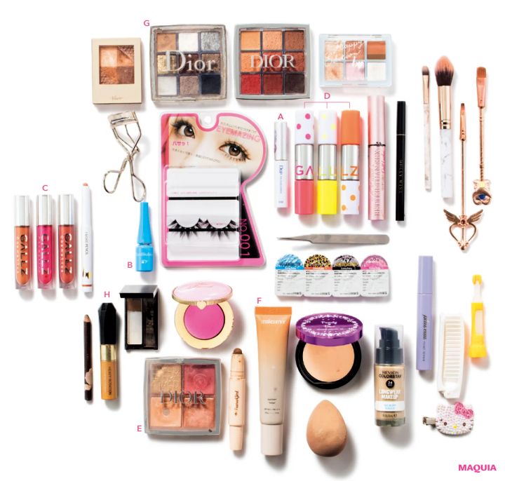 芸人・エルフ 荒川さんのポーチの中身。24時間ギャルでいるために、コスメもフル武装で_4