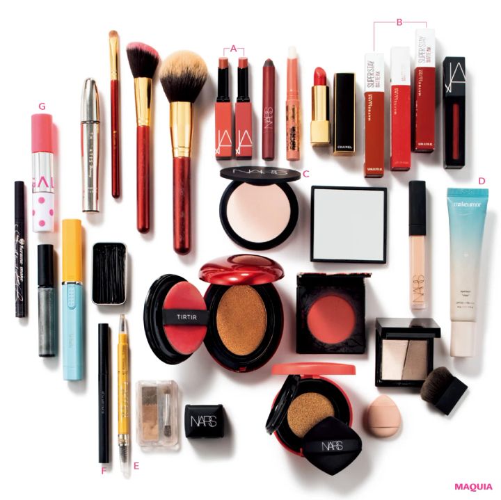 紅しょうが・熊元プロレスさんのポーチの中身。「頑張ればアン・ハサウェイにもなれるで〜」なコスメが満載_4