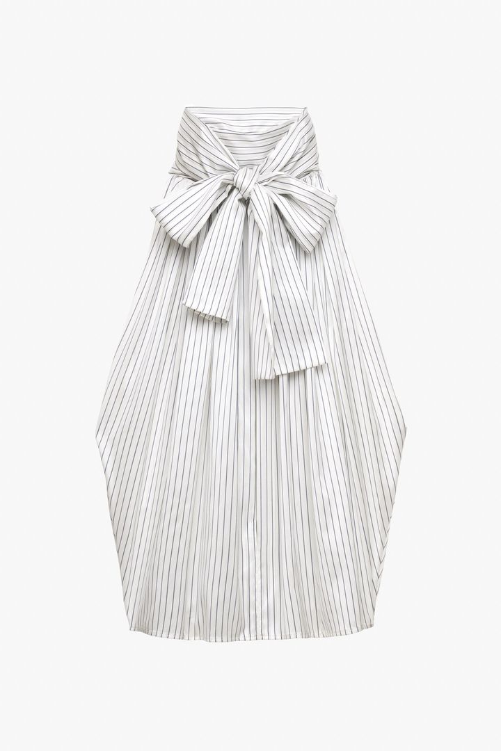 ブラウス￥15,990