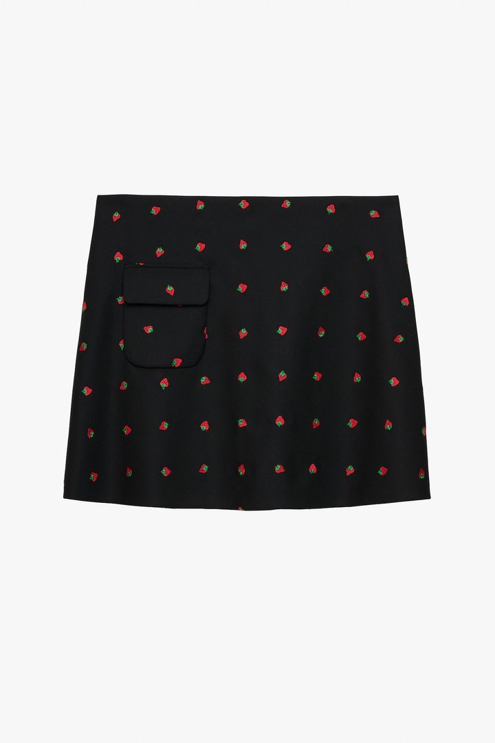 ストロベリー柄スカート￥17,990