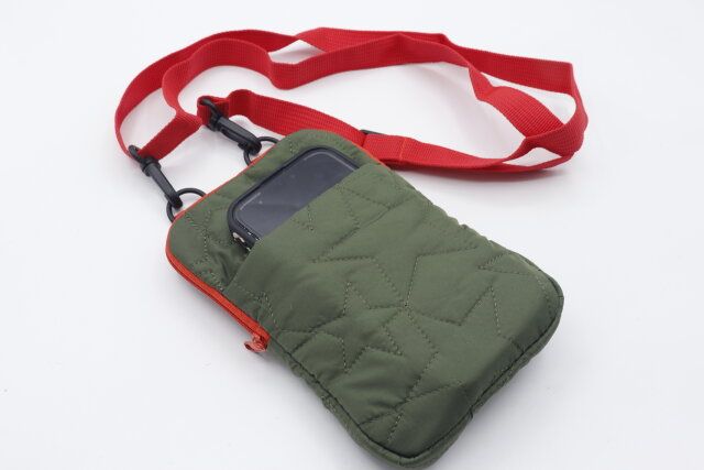 ダイソー スマホショルダーバッグ 外ポケット