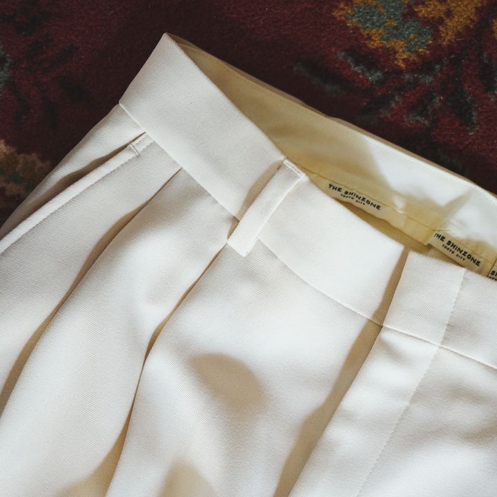 ラフなのに美シルエットなおじさんパンツは《シンゾーン》製。今なら白Ｔと着てきれいめカジュアルで。【マイスタンダードブック】