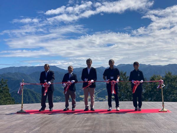 雲や空と一体となる絶景を体感できるくもカフェにテラスデッキが誕生！【湯沢高原パノラマパーク】
