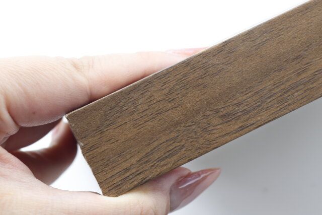 ダイソー フォトフレームL判（回転式） 素材