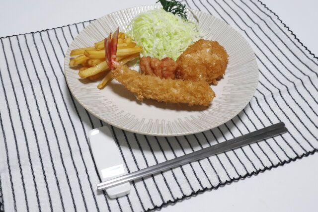 ダイソー ピコット刺繍ランチマット