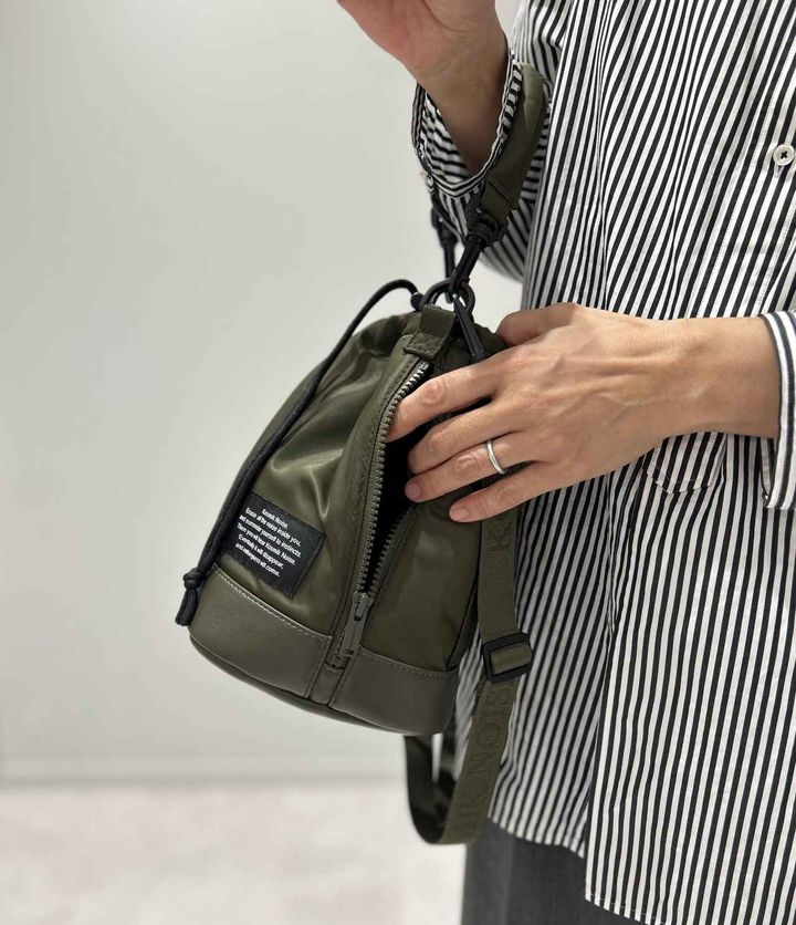 画像1: 【GU× UNDERCOVER】ショルダーバッグ UNDERCOVER ¥2,990 出典：GU