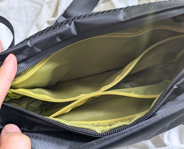 ボディバッグ内ポケット