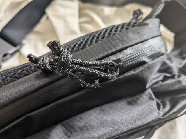 ボディバッグファスナー