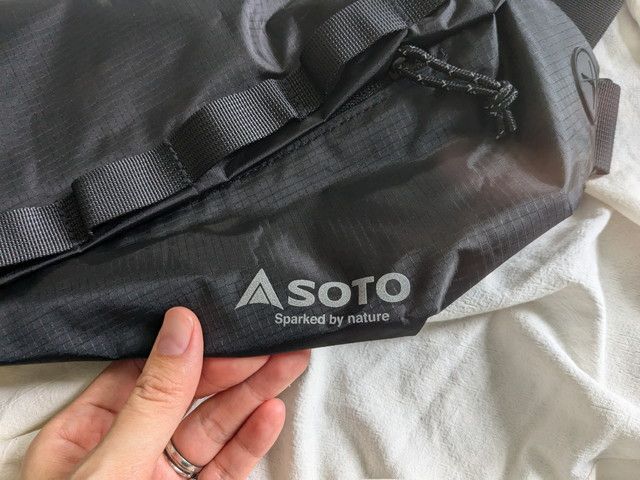 SOTO多機能ボディバッグロゴ